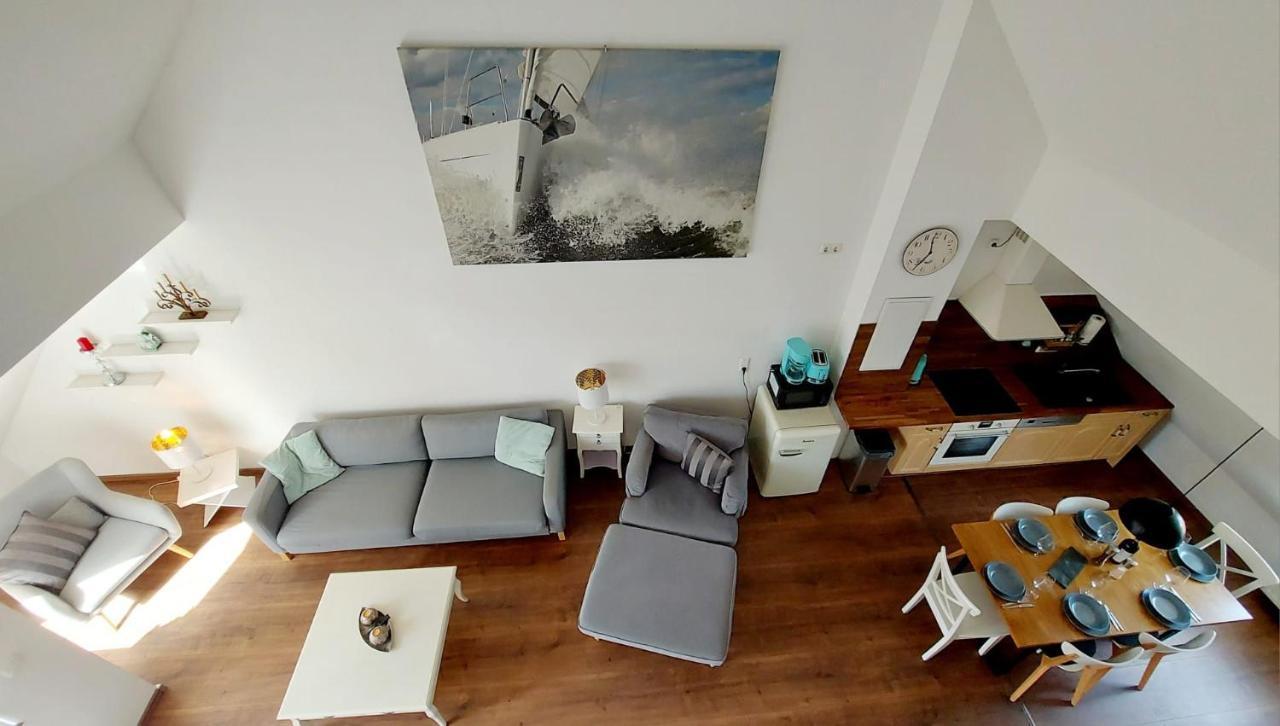 Hochwertige Ferienwohnung Direkt Am Wasser Mit Balkon Грайфсвалд Екстериор снимка